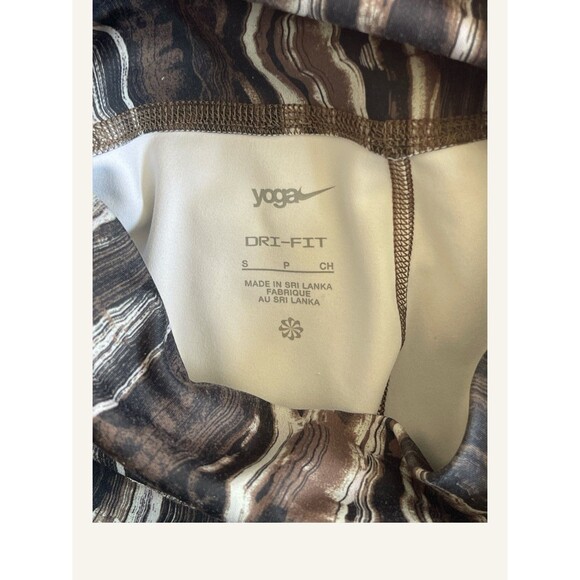 Nike Women Yoga Dri-FIT 5in Shorts Size Small Ironstone - Picture 7 of 9